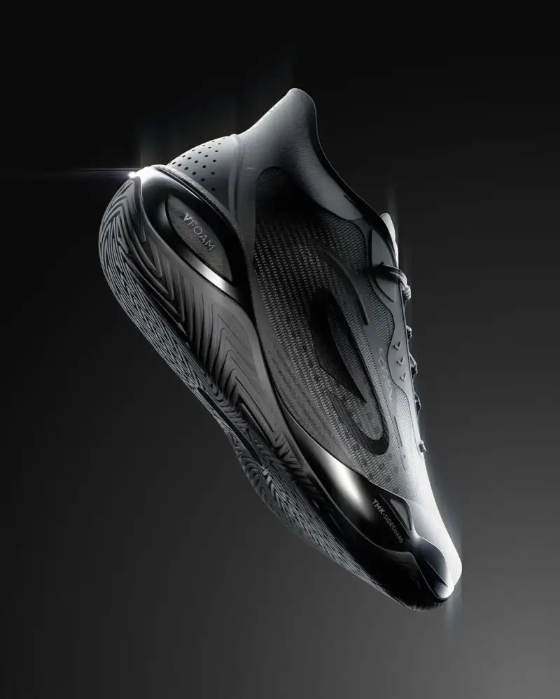 颜值怎样？迪卡侬发布萨尔签名鞋黑色款并拍摄宣传照