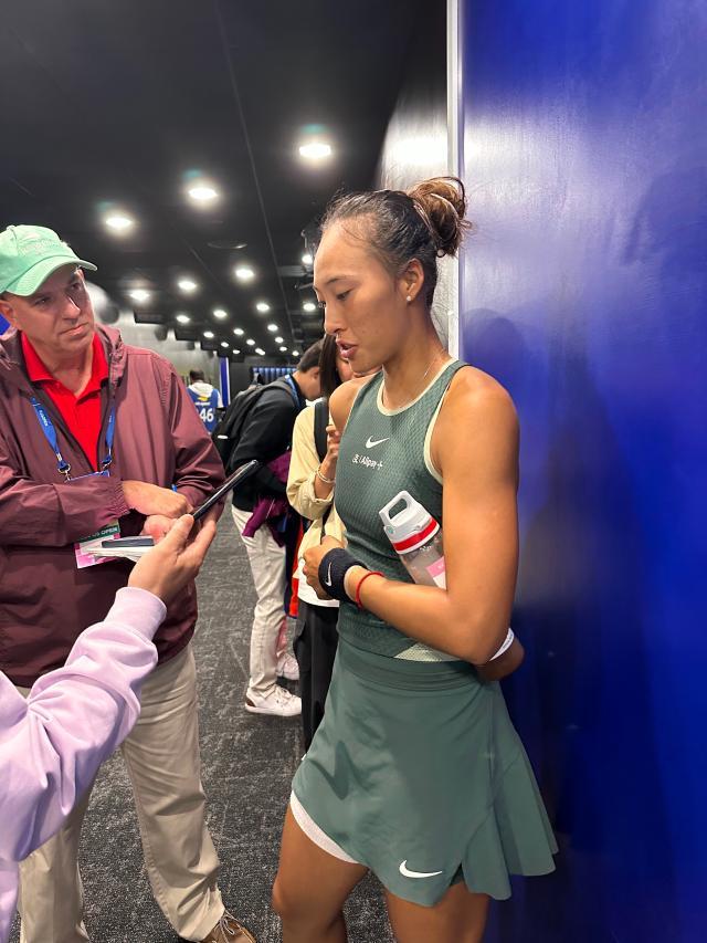 乐竞app体育下载-张奔斗：我在凌晨两点半的球员通道采访郑钦文