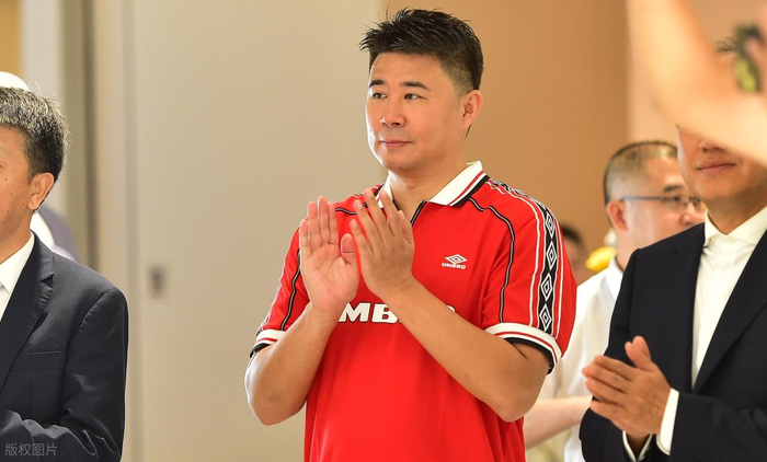 乐竞体育app官网-全队遭批，唯他获赞！董方卓唯一认可的U23铁腰，要登陆英超了|徐彬|国足|狼队|中国足球|战术_新浪体育_新浪新闻